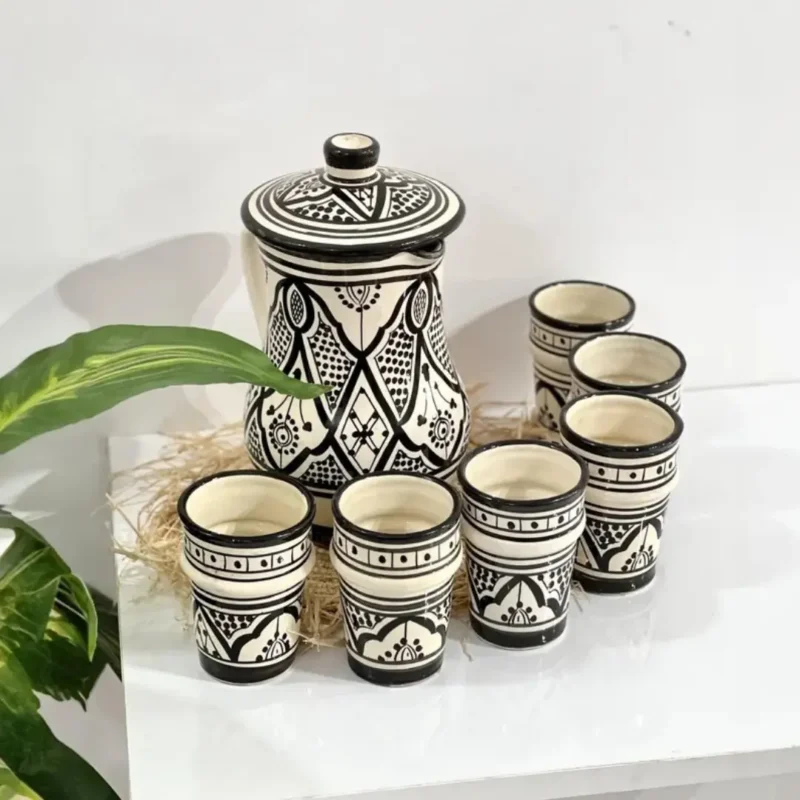 ⁦Carafe en poterie marocaine⁩ - الصورة ⁦1⁩